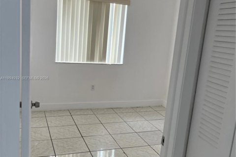 Снять в аренду кондоминиум в Майами, Флорида 2 спальни, 80.64м2, № 2060511 - фото 20