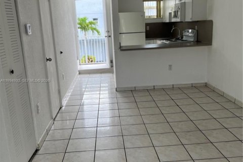 Снять в аренду кондоминиум в Майами, Флорида 2 спальни, 80.64м2, № 2060511 - фото 5