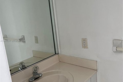 Снять в аренду кондоминиум в Майами, Флорида 2 спальни, 80.64м2, № 2060511 - фото 11