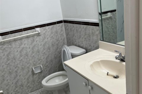 Снять в аренду кондоминиум в Майами, Флорида 2 спальни, 80.64м2, № 2060511 - фото 15