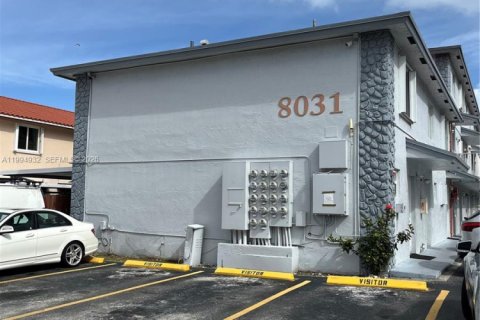 Снять в аренду кондоминиум в Майами, Флорида 2 спальни, 80.64м2, № 2060511 - фото 2