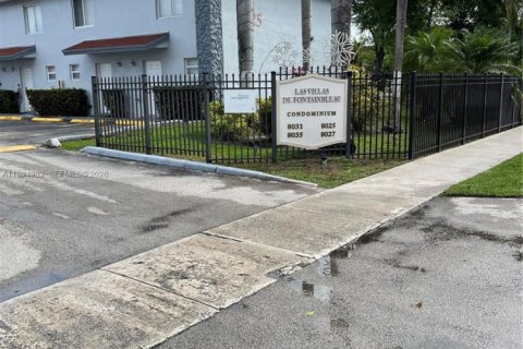 Кондоминиум с 2 спальнями в Майами, Флорида № 2060511