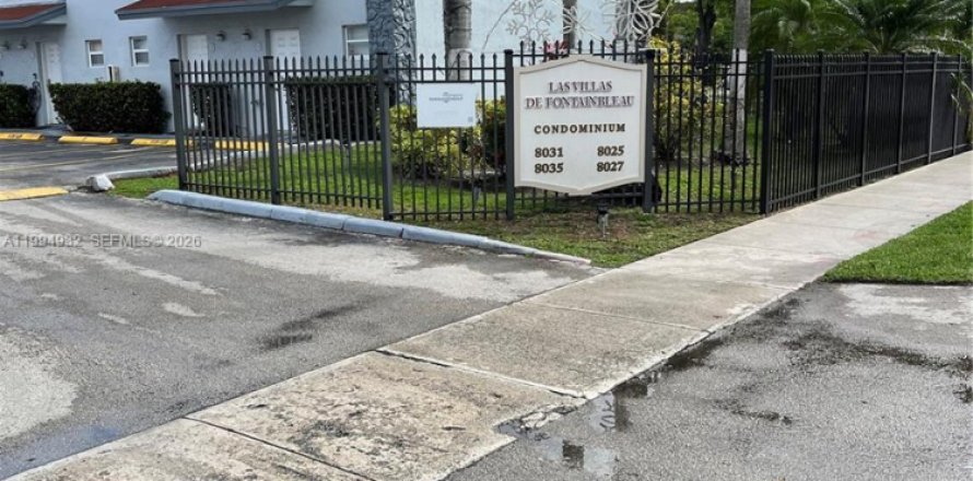 Кондоминиум с 2 спальнями в Майами, Флорида № 2060511