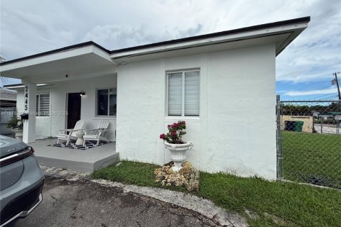 Villa ou maison à louer à Miami, Floride: 2 chambres, 120.68 m2 № 1925507 - photo 4