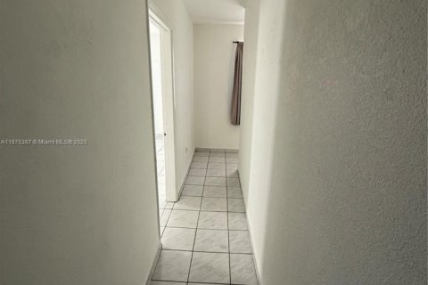 Villa ou maison à louer à Miami, Floride: 2 chambres, 120.68 m2 № 1925507 - photo 18