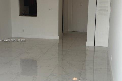 Condominio en venta en Hallandale Beach, Florida, 1 dormitorio, 65.03 m2 № 2030604 - foto 11