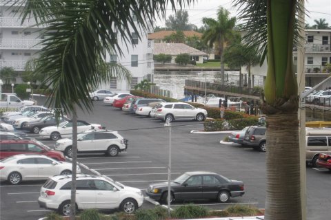 Condominio en venta en Hallandale Beach, Florida, 1 dormitorio, 65.03 m2 № 2030604 - foto 8