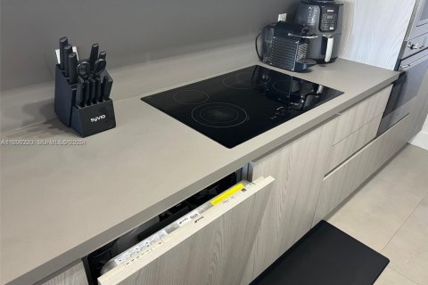 Снять в аренду кондоминиум в Майами-Бич, Флорида 48.77м2, № 2058213 - фото 3