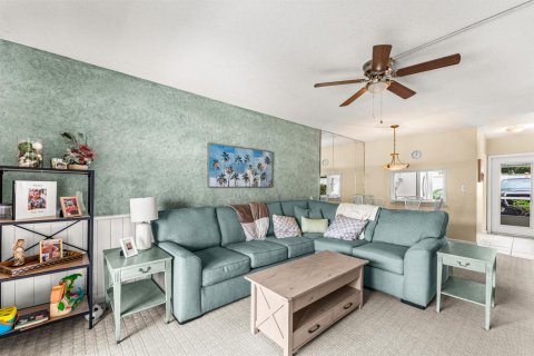 Condo in Lighthouse Point, Florida, 2 bedrooms  № 2146282 - photo 21
