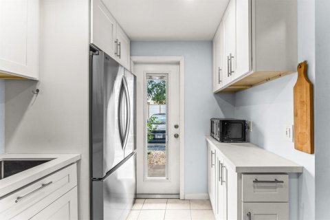 Condo in Lighthouse Point, Florida, 2 bedrooms  № 2146282 - photo 26