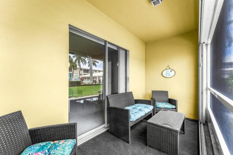 Condo in Lighthouse Point, Florida, 2 bedrooms  № 2146282 - photo 13
