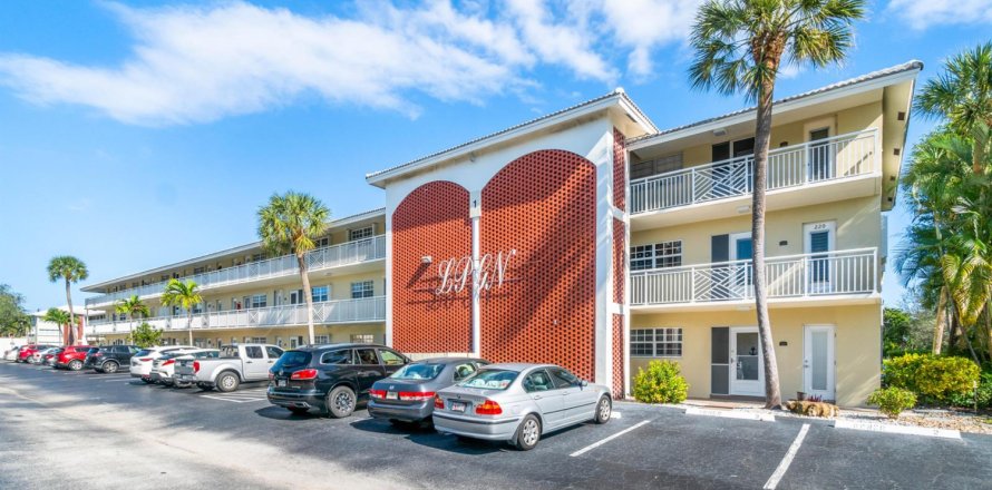 Condo in Lighthouse Point, Florida, 2 bedrooms  № 2146282
