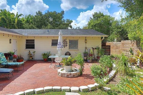 House in Tampa, Florida 3 bedrooms, 106.84 sq.m. № 2393869 - photo 29