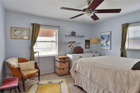 House in Tampa, Florida 3 bedrooms, 106.84 sq.m. № 2393869 - photo 26