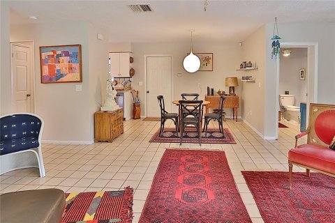 House in Tampa, Florida 3 bedrooms, 106.84 sq.m. № 2393869 - photo 16
