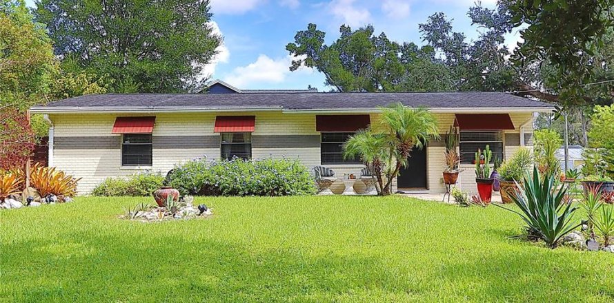 House in Tampa, Florida 3 bedrooms, 106.84 sq.m. № 2393869
