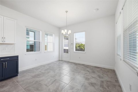 House in Orlando, Florida 4 bedrooms, 236.44 sq.m. № 2280241 - photo 12
