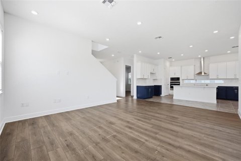 House in Orlando, Florida 4 bedrooms, 236.44 sq.m. № 2280241 - photo 8