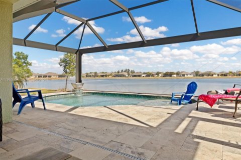 House in Punta Gorda, Florida 2 bedrooms, 140.28 sq.m. № 2022047 - photo 29