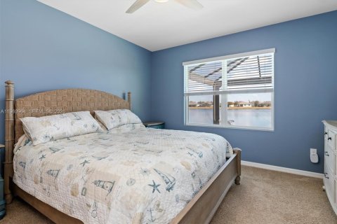 House in Punta Gorda, Florida 2 bedrooms, 140.28 sq.m. № 2022047 - photo 17