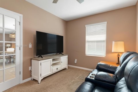 House in Punta Gorda, Florida 2 bedrooms, 140.28 sq.m. № 2022047 - photo 23