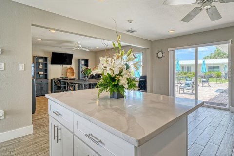 Condominio en venta en Sarasota, Florida, 5 habitaciones, 36.42 m2 № 2096226 - foto 24