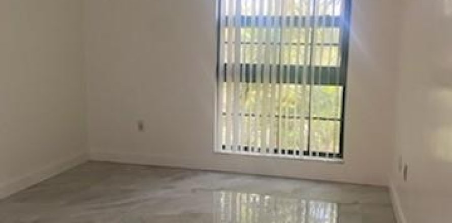 Condominio en Lauderhill, Florida, 2 dormitorios № 1216335