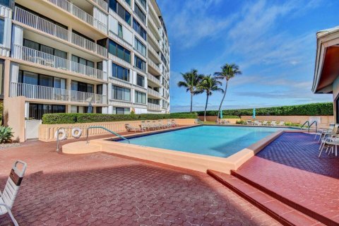 Condo in South Palm Beach, Florida, 2 bedrooms  № 1118718 - photo 1