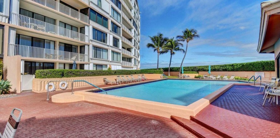 Condo in South Palm Beach, Florida, 2 bedrooms № 1118718