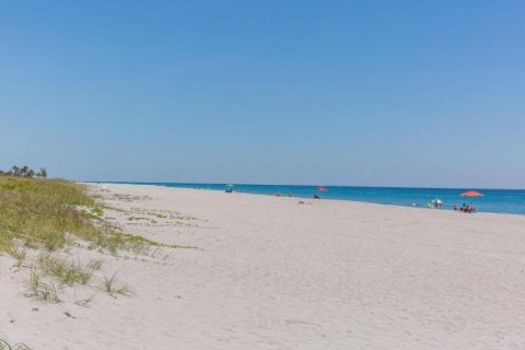 Condo in Delray Beach, Florida, 2 bedrooms  № 1173178 - photo 1