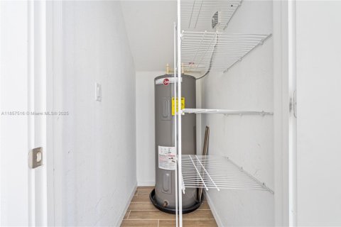 Купить таунхаус в Хомстед, Флорида 3 спальни, 120.96м2, № 2013336 - фото 11