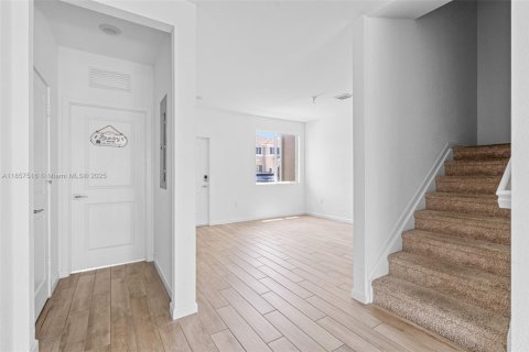 Купить таунхаус в Хомстед, Флорида 3 спальни, 120.96м2, № 2013336 - фото 8