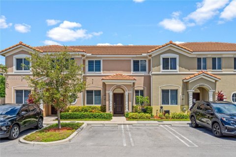 Таунхаус в Хомстед, Флорида 3 спальни, 120.96м2 № 2013336