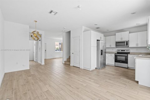 Купить таунхаус в Хомстед, Флорида 3 спальни, 120.96м2, № 2013336 - фото 3