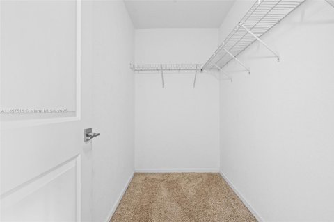 Купить таунхаус в Хомстед, Флорида 3 спальни, 120.96м2, № 2013336 - фото 15