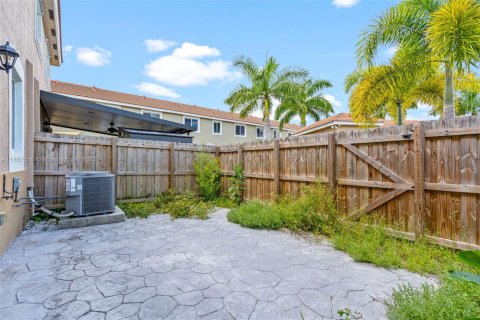 Купить таунхаус в Хомстед, Флорида 3 спальни, 120.96м2, № 2013336 - фото 21