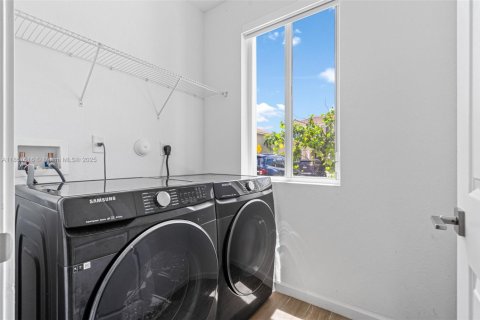 Купить таунхаус в Хомстед, Флорида 3 спальни, 120.96м2, № 2013336 - фото 9