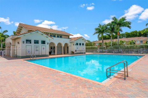 Купить таунхаус в Хомстед, Флорида 3 спальни, 120.96м2, № 2013336 - фото 25