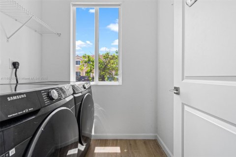 Купить таунхаус в Хомстед, Флорида 3 спальни, 120.96м2, № 2013336 - фото 10