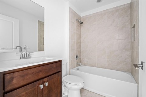 Купить таунхаус в Хомстед, Флорида 3 спальни, 120.96м2, № 2013336 - фото 18