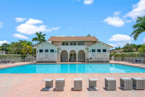 Купить таунхаус в Хомстед, Флорида 3 спальни, 120.96м2, № 2013336 - фото 24