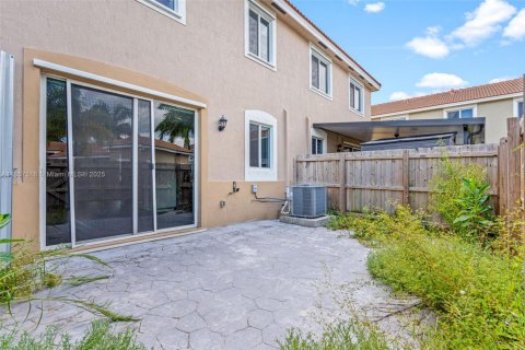 Купить таунхаус в Хомстед, Флорида 3 спальни, 120.96м2, № 2013336 - фото 22