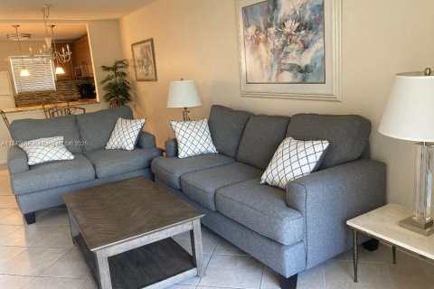 Copropriété à louer à Lauderdale-by-the-Sea, Floride: 2 chambres, 92.9 m2 № 1868719 - photo 13