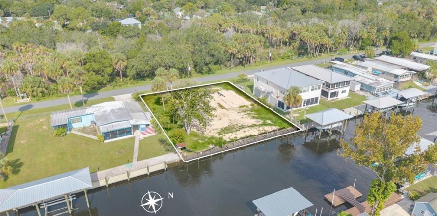 Terreno en Crystal River, Florida № 1910167