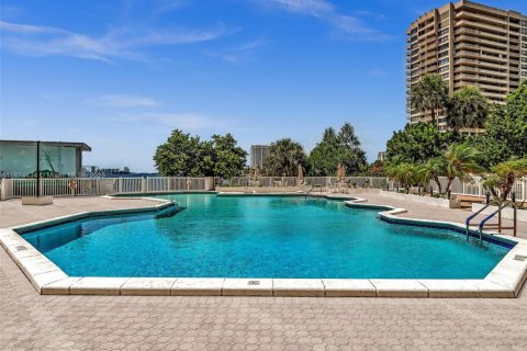 Condo in Miami, Florida, 2 bedrooms  № 1980220 - photo 27