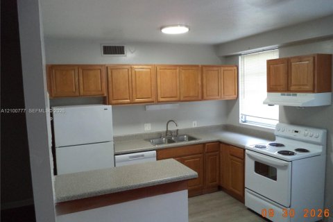 Apartment in Winter Park, Florida 2 bedrooms, 102.19 sq.m. № 2401293 - photo 5