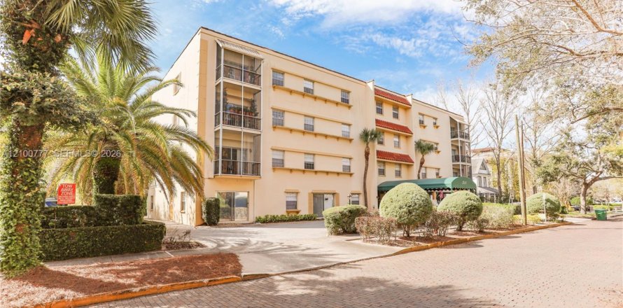 Apartment in Winter Park, Florida 2 bedrooms, 102.19 sq.m. № 2401293