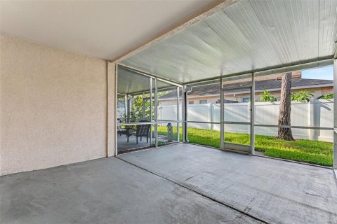 Adosado en venta en Brandon, Florida, 2 dormitorios, 148.18 m2 № 2222248 - foto 16
