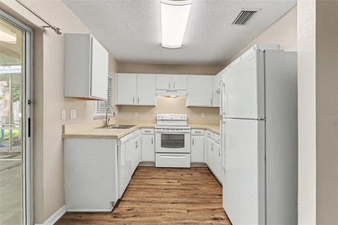 Adosado en venta en Brandon, Florida, 2 dormitorios, 148.18 m2 № 2222248 - foto 6