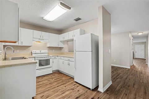 Adosado en venta en Brandon, Florida, 2 dormitorios, 148.18 m2 № 2222248 - foto 7